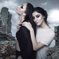 Sisters Of The Moon 