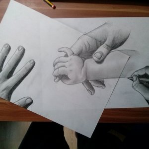 Primer reflejo de un bebé...manos que dibujan otras manos&quot;