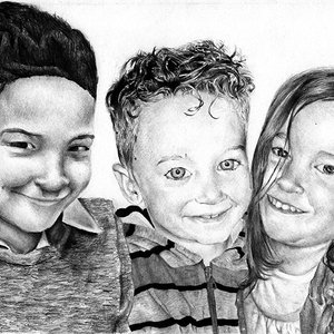 Nahuel, Santino y Candela retrato a Lapiz