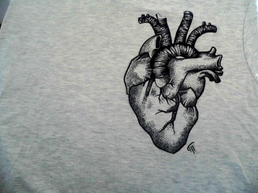 heart_drawing_on_a_t_shirt_by_maite15_d91s1tc_231414.jpg