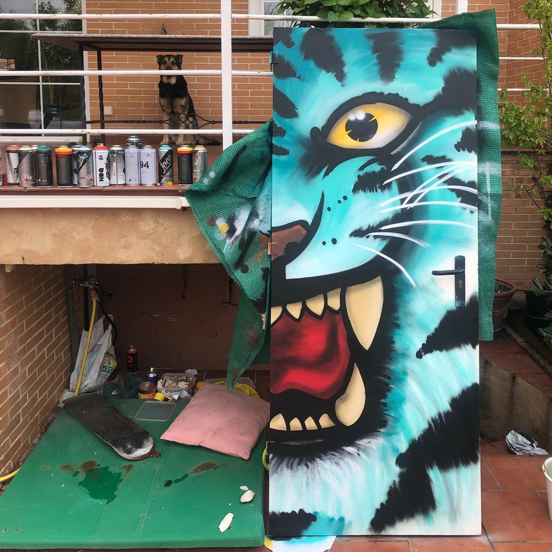 tigre_puerta_430537.jpg